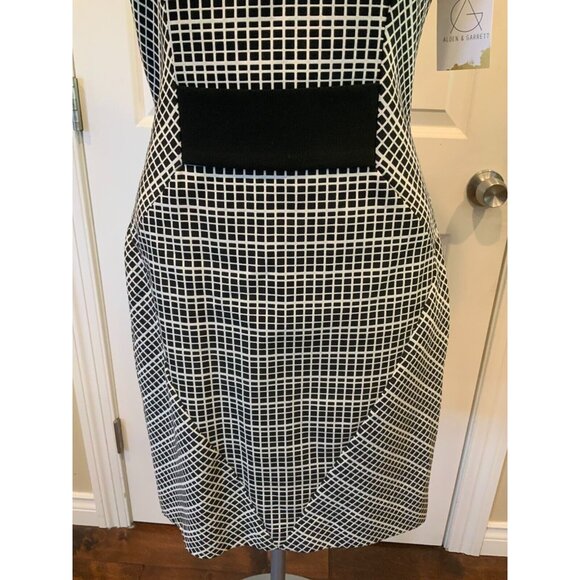 Cue Black & White Geometric Patterned Dress, Size 10 (AUS) Small (US), NWT! $295 - Picture 3 of 9
